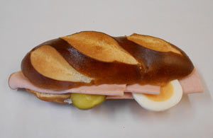 Laugensandwich Fleischkäse